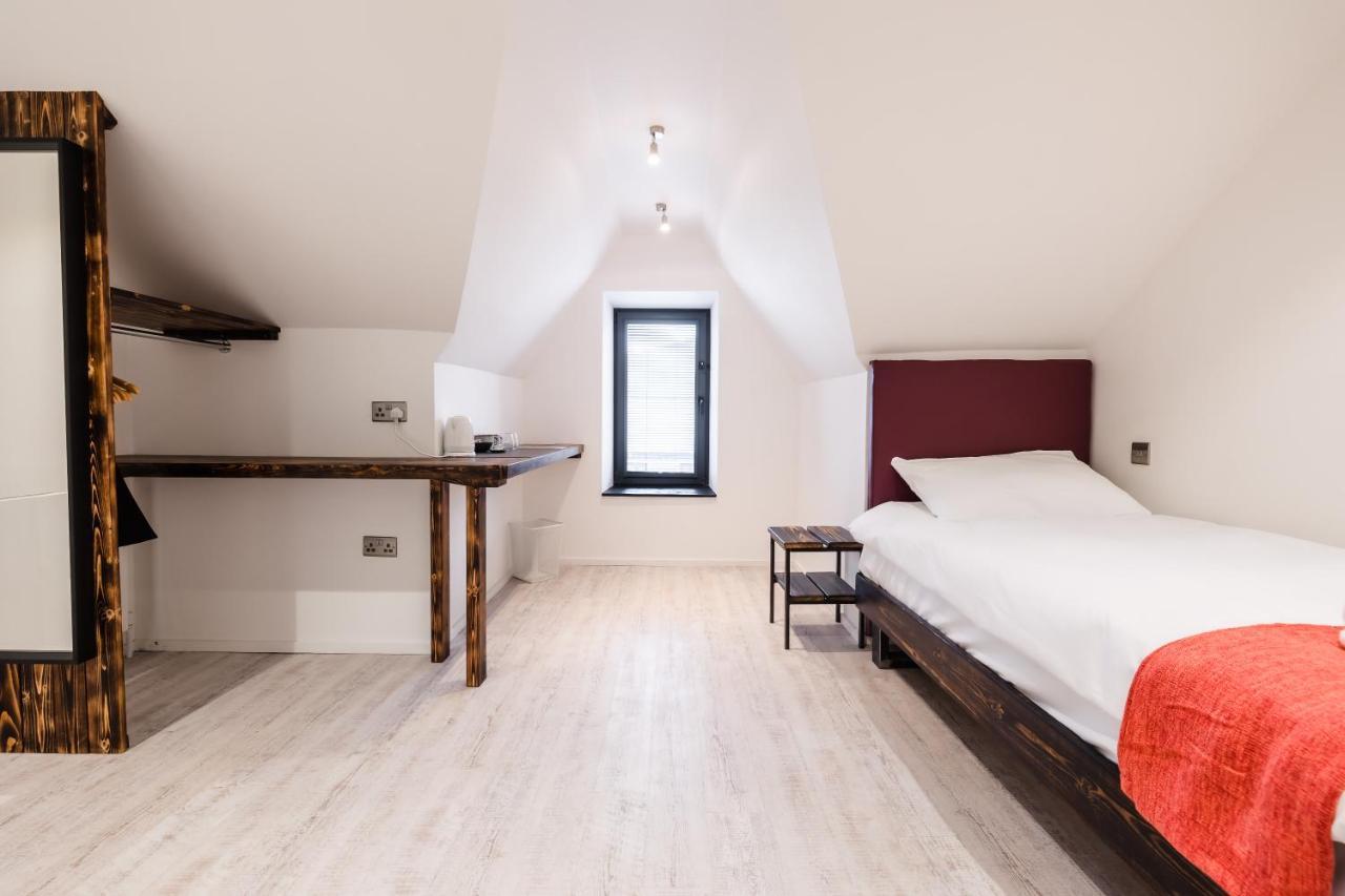 Cardiff Arms Bistro & Hotel Treorky Экстерьер фото