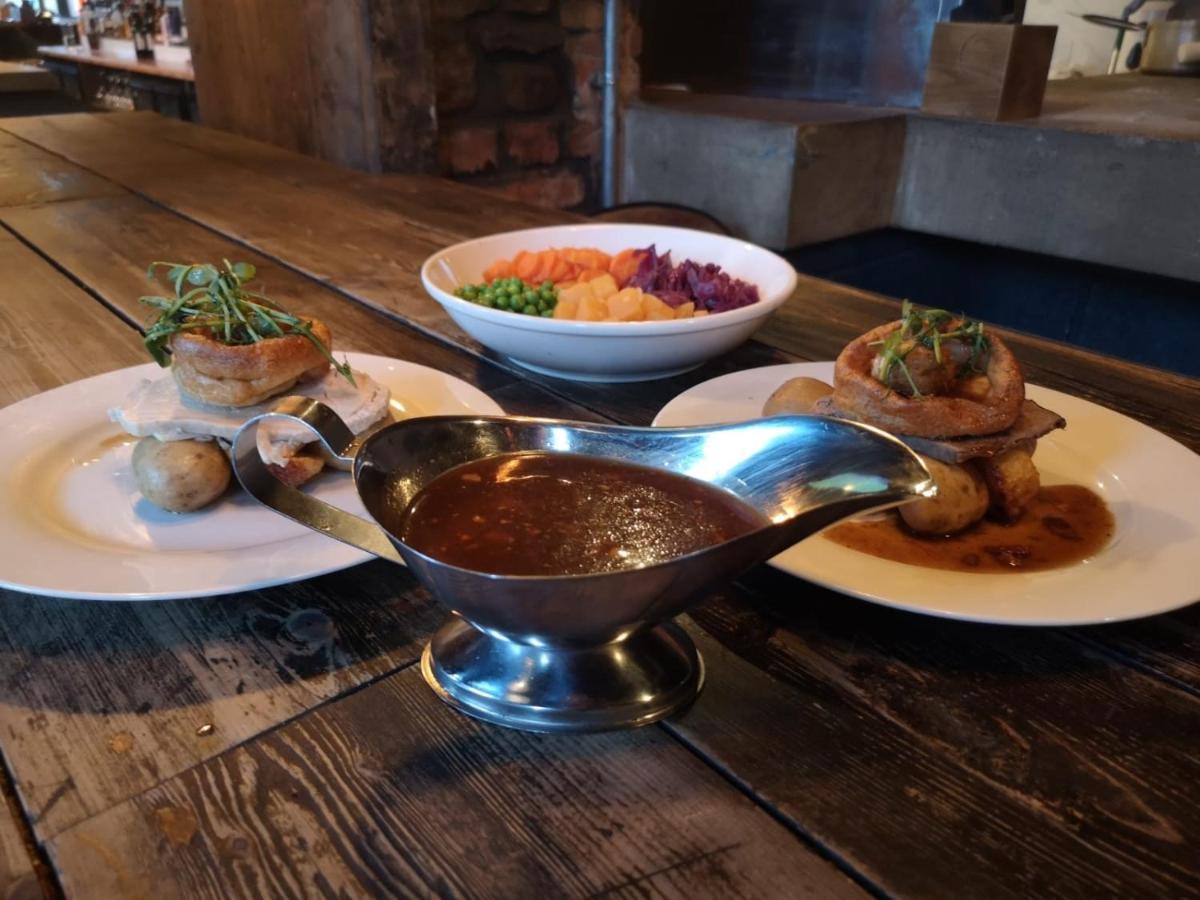 Cardiff Arms Bistro & Hotel Treorky Экстерьер фото